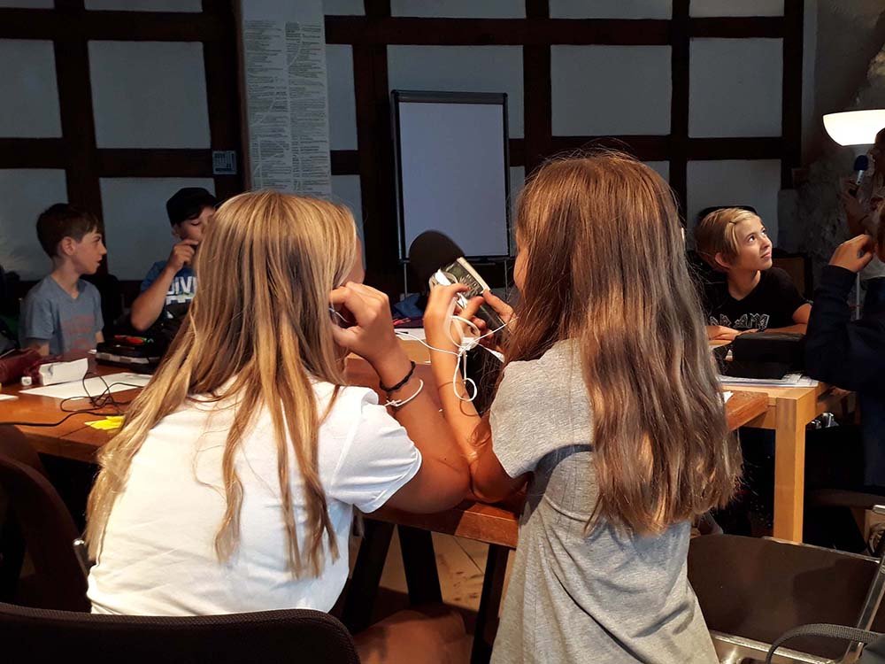 Achtung, wir machen Radio!