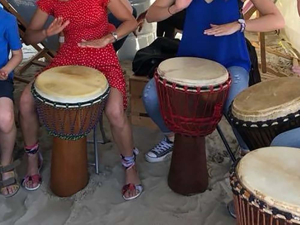 Rhythmus und Afro Roots mit viel Groove für Teens